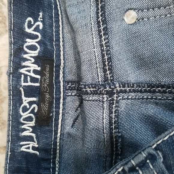 Almost Famous Distressed Blue Jean. Size 9 - Picture 9 of 13